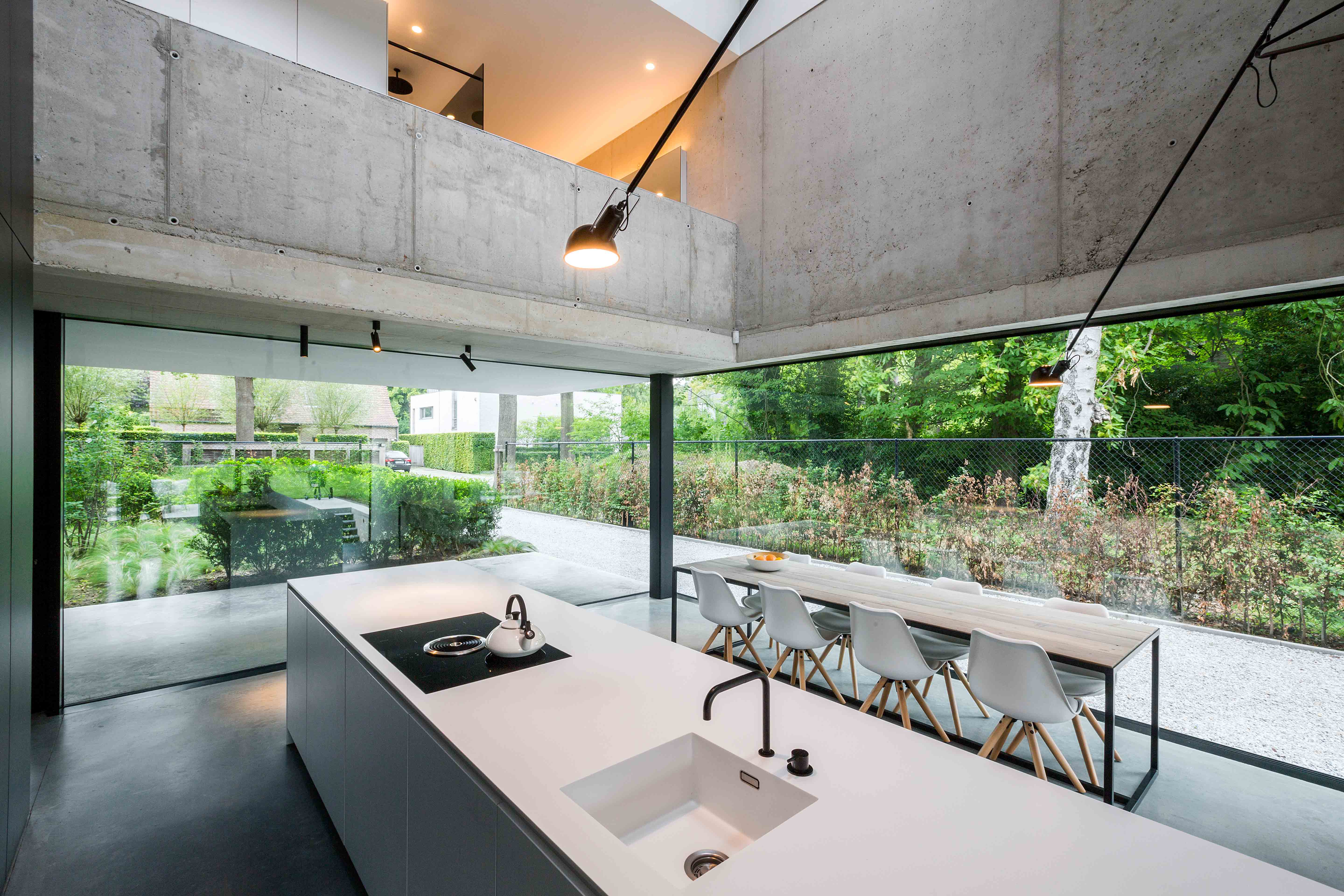 moderne strakke hob crepi brasschaat ruwbouw zichtbeton icoon architecten
