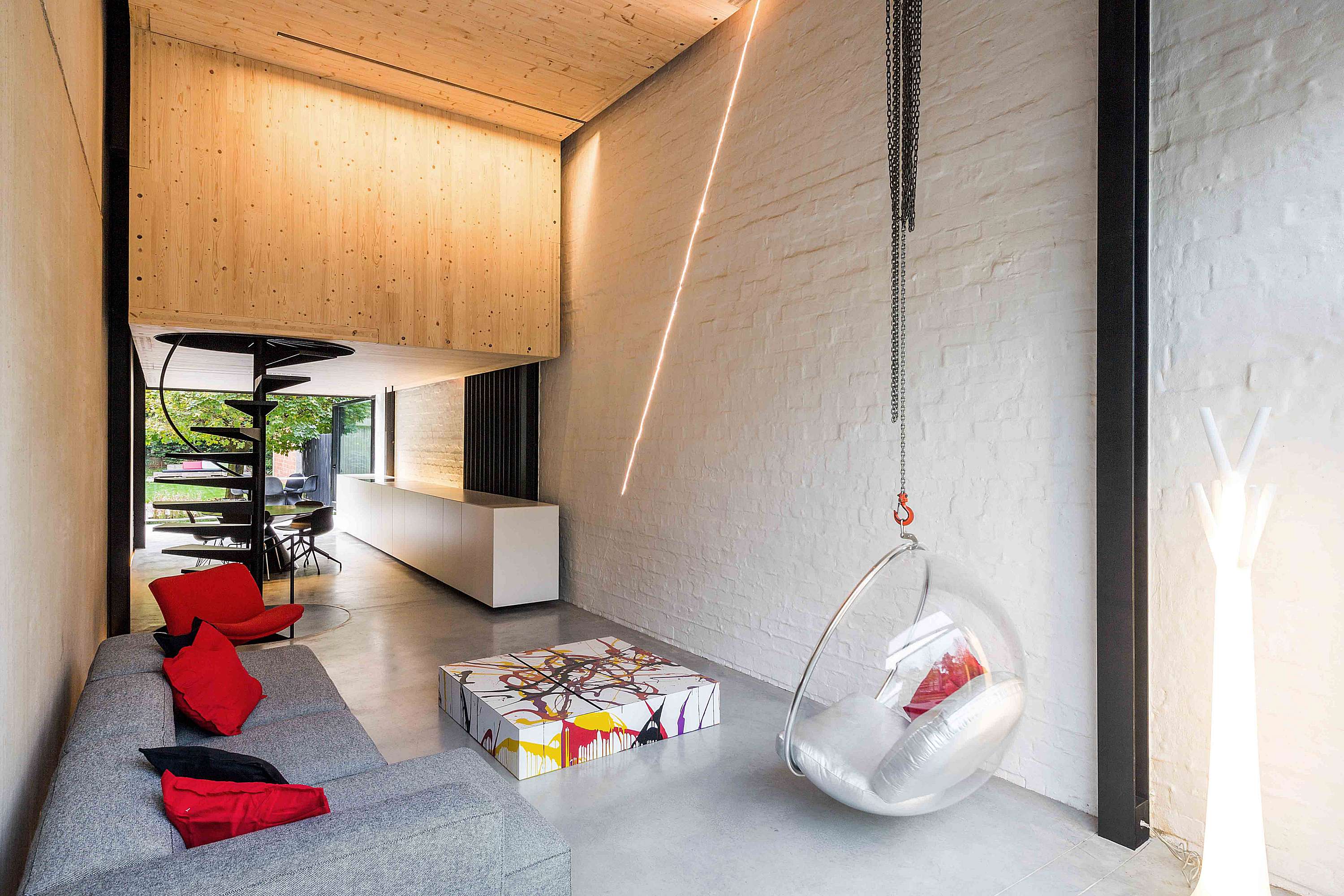 smalle moderne strakke industriele staalskelet woning beton brasschaat icoon architecten brasschaat_clt hout kalei polybeton volkern keuken minimalistisch interieur